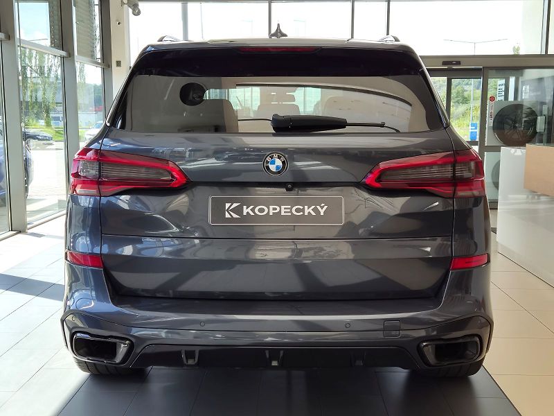 BMW X5 xDrive 30d - fotka 7 z 34