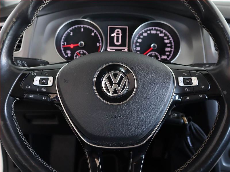 Volkswagen Golf (2015) 1.6 TDI, Serv.kniha, Navi - fotka 17 z 23