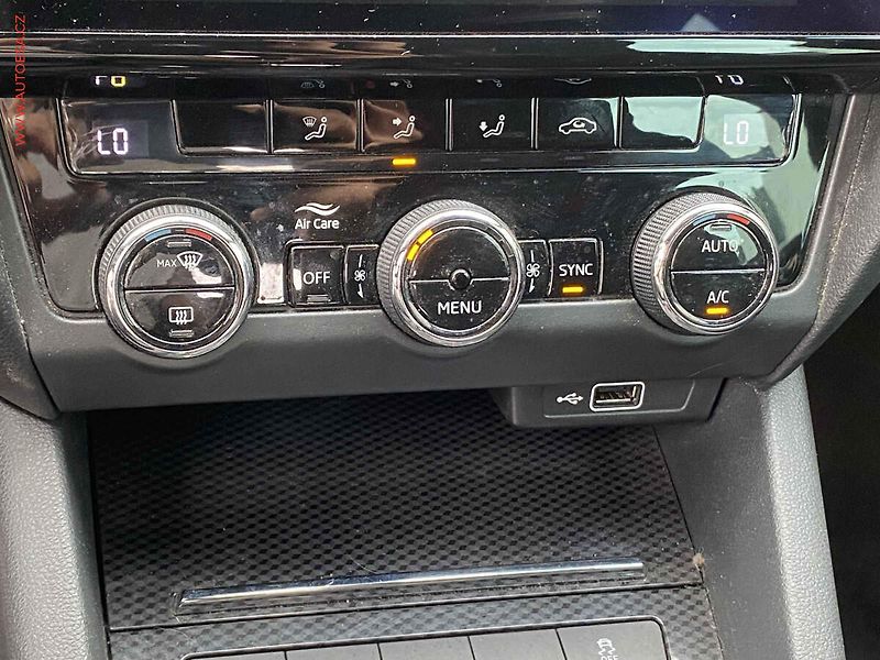 Škoda Octavia (2018) 2.0 TDi 4x4, RS, DSG, LED - fotka 16 z 19