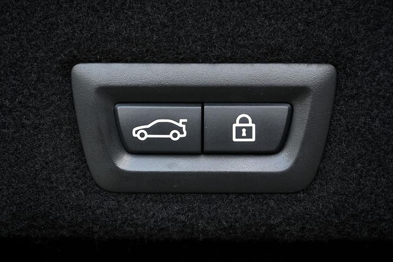 BMW Řada 7 740d xDrive, Laser, Ventilace - fotka 36 z 42