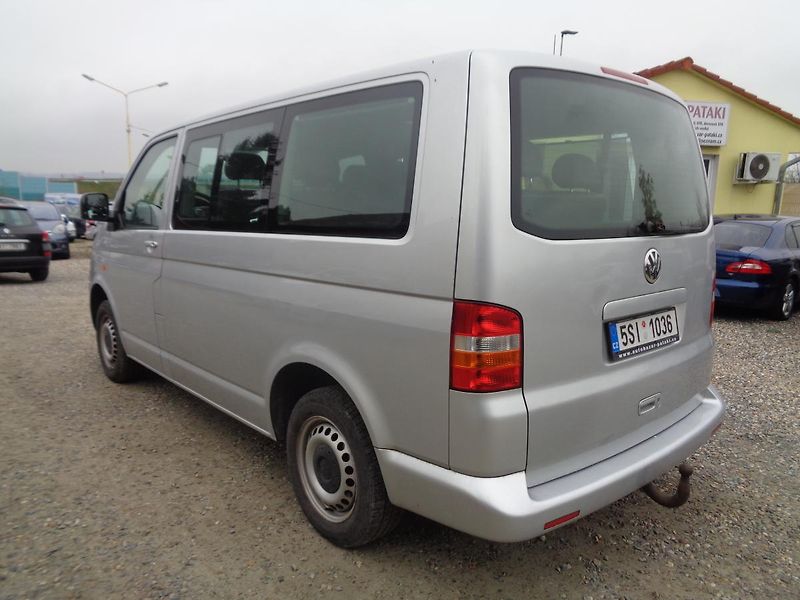Volkswagen Caravelle 2,5 TDI  4x4 - fotka 6 z 16