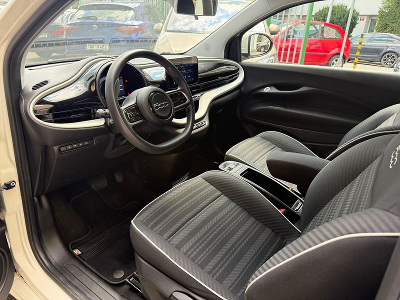 Fiat 500e (2021) Action - fotka 8 z 25