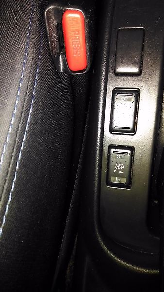 Nissan Micra (2015) 1,2I 59KW,AUTOMAT,NAVI,ALU,SER - fotka 27 z 32