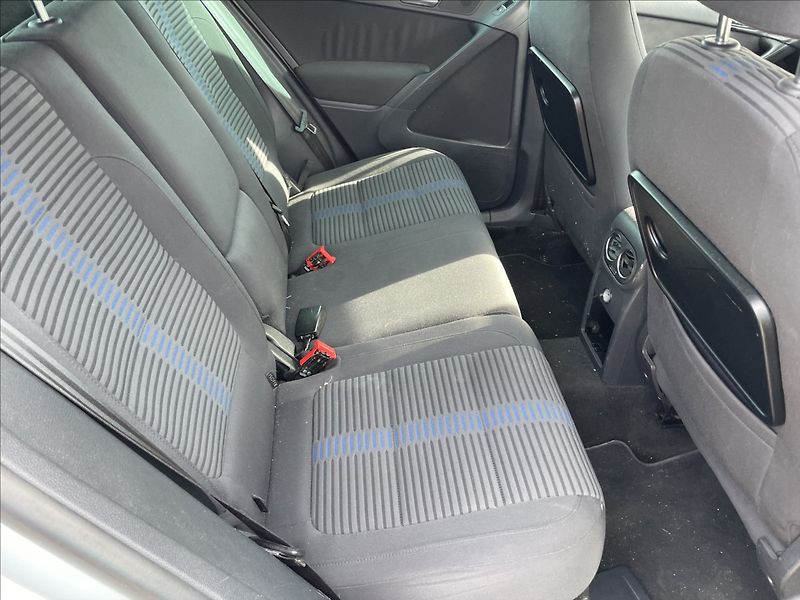 Volkswagen Tiguan 2,0 TDi 4-Motion 125kw VADA MO - fotka 10 z 25