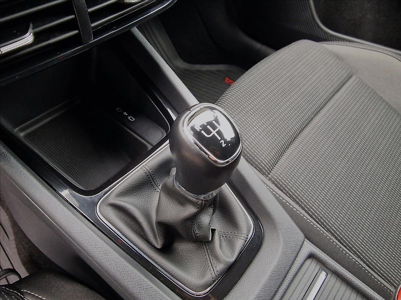 Škoda Octavia 2.0 TDI, původ ČR, 1.Majitel - fotka 35 z 50