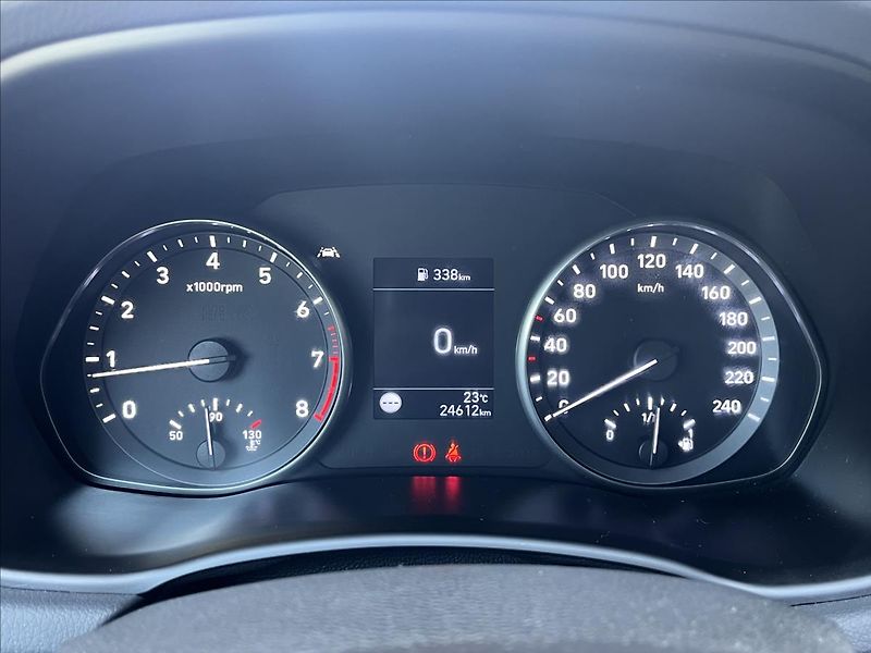 Hyundai i30 1,5 GDI  SMART NAVI 1maj ČR - fotka 13 z 21