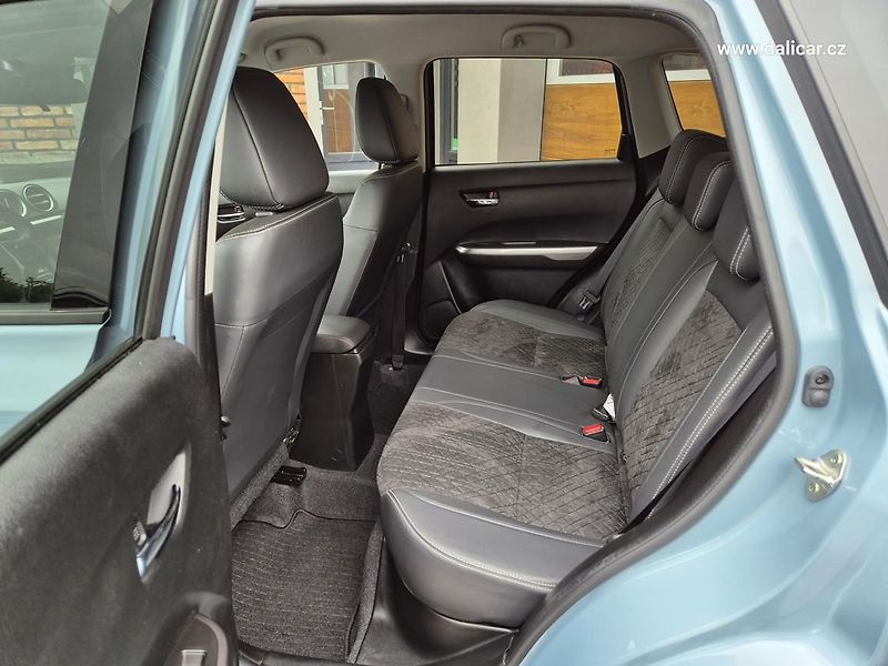 Suzuki Vitara (2021) 1.4i 95KW COMFORT Navi LED ACC - fotka 40 z 52
