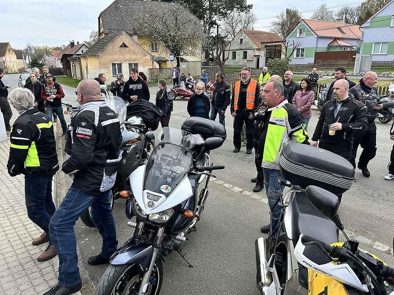Žehnání motorek v Puclicích.