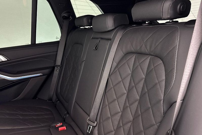 BMW X5 xDrive45e - fotka 9 z 28