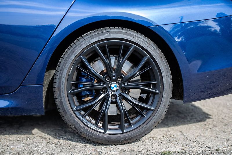 BMW Řada 5 - fotka 10 z 28