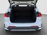 BMW X1 sDrive20i - náhled 18