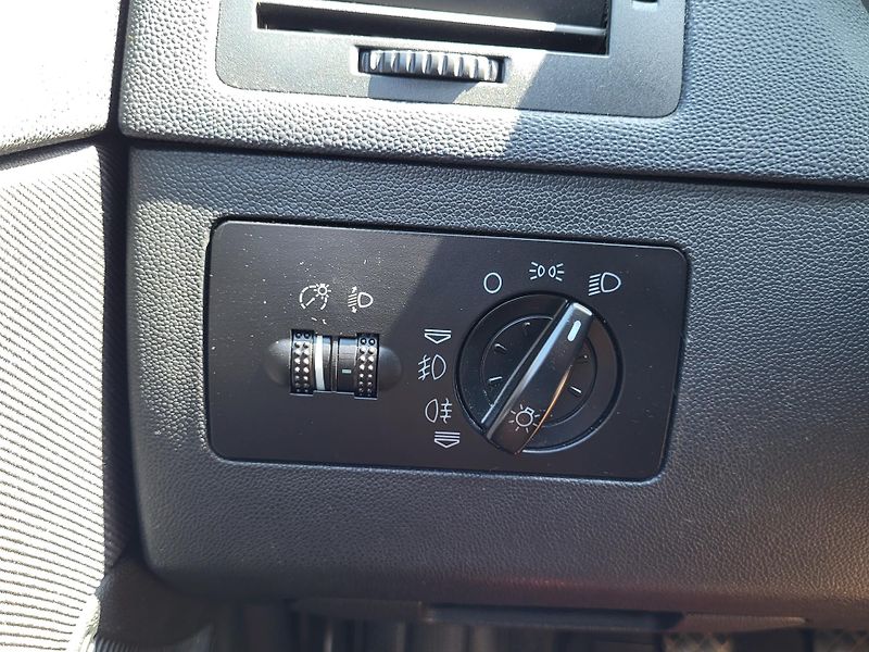 Škoda Fabia 1.2 i 12V HTP 47kW - fotka 18 z 37