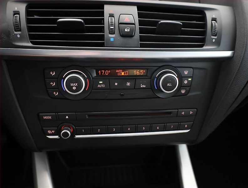 BMW X3 (2012) xDrive20d, 4X4, Automat, Kůže - fotka 9 z 19