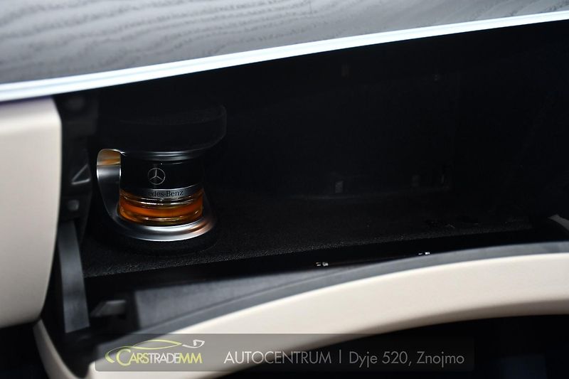 Mercedes-Benz Třídy E 400 4MATIC AMG ACC ČR HUD - fotka 34 z 53