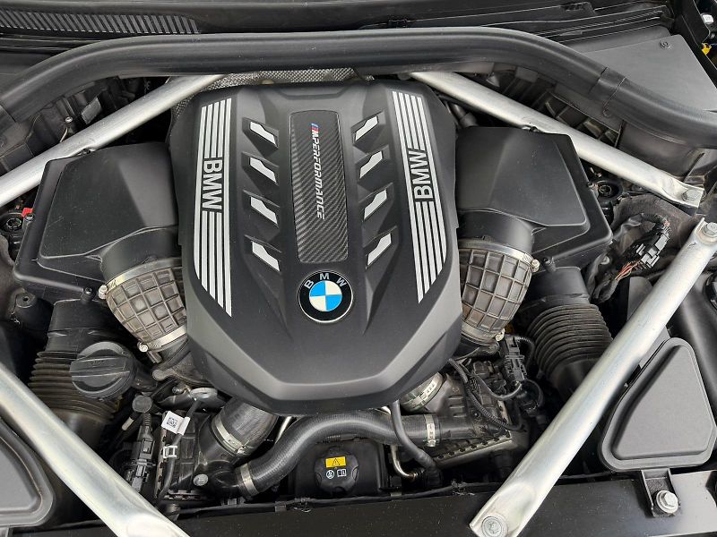 BMW X7 (2022) M50i 390kW - fotka 17 z 19