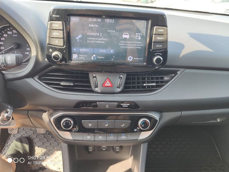 Hyundai i30 1,5 - fotka 7 z 9