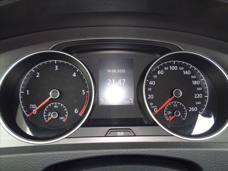 Volkswagen Golf 2,0   TDI - fotka 11 z 16