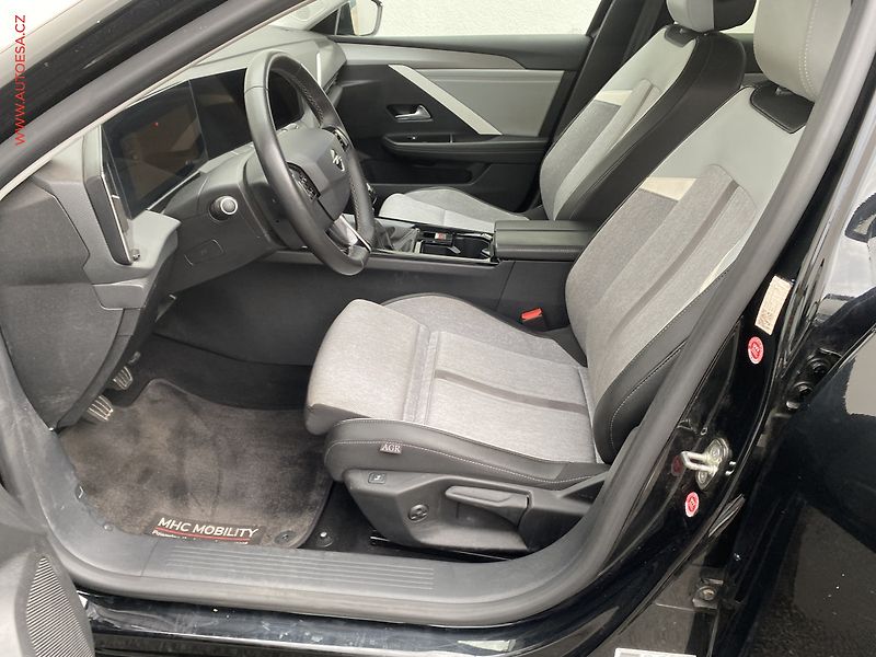 Opel Astra (2023) 1.5 CDTi, Elegance, LED, navi - fotka 9 z 19