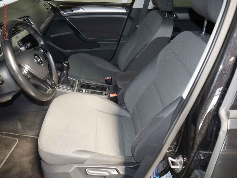 Volkswagen Golf (2014) 2.0 TDi, ČR, AC, tempo - fotka 9 z 19