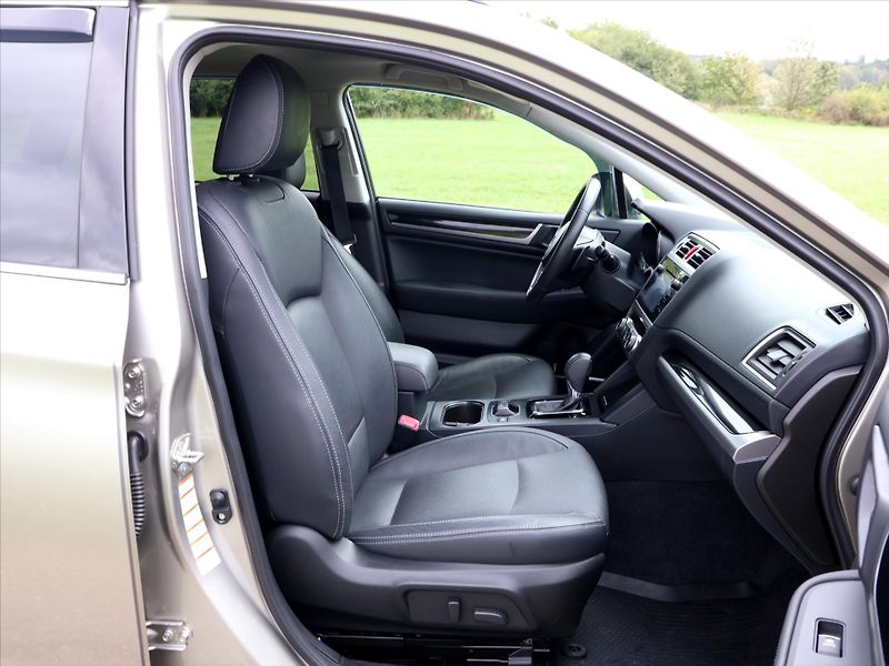 Subaru Outback 2,5 i 129kW Aut. AWD CZ Sport - fotka 12 z 32