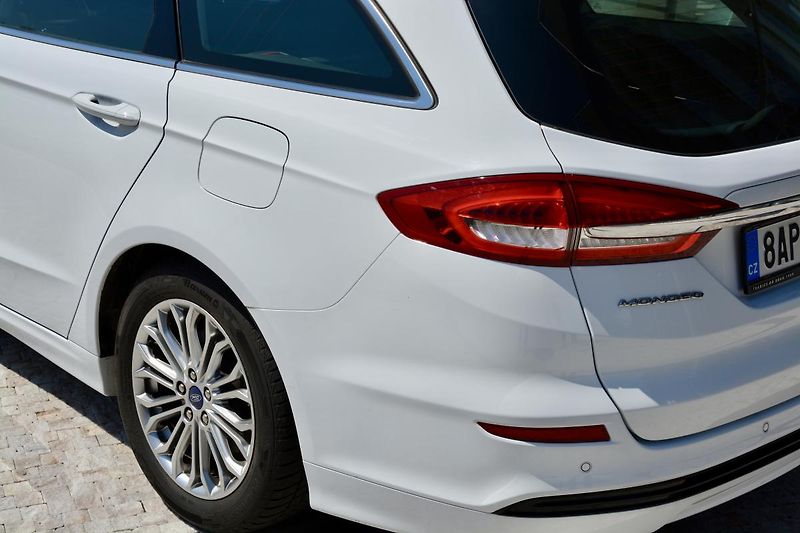 Ford Mondeo (2021) 2.0 138kw Hybrid ecvT TITANIUM - fotka 32 z 32