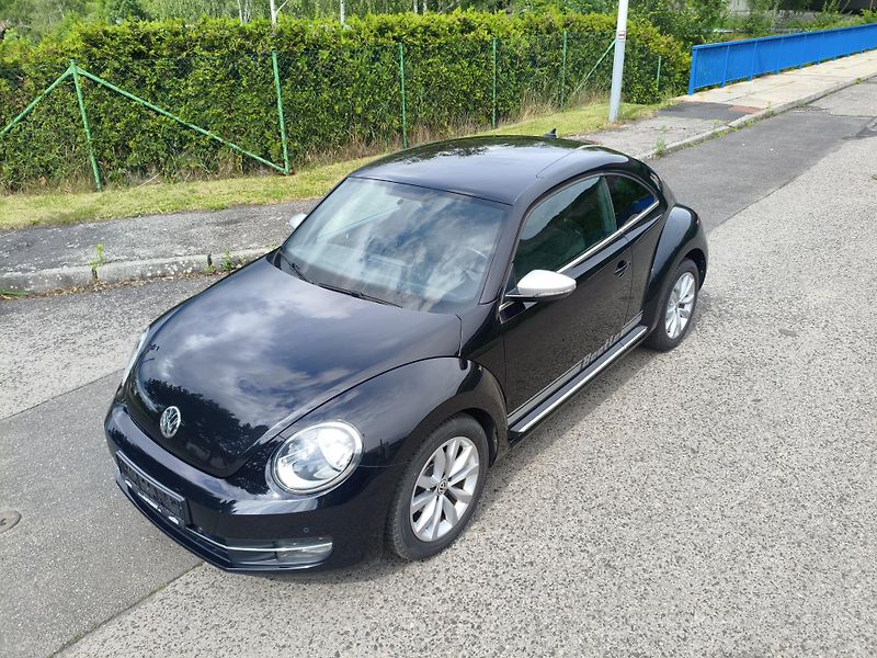 Volkswagen Beetle (2013) 1,2 TSI 77Kw Navi Top stav - fotka 11 z 30