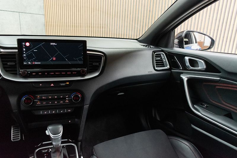 Kia Pro_Ceed 1.6 T-GDi 150kW GT*ZÁRUKA*ČR* - fotka 9 z 42