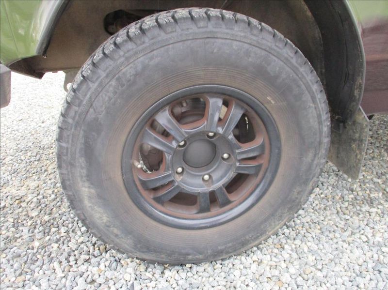Lada Niva 1,7 i, BRONTO,4x4,klima,tažné, - fotka 25 z 29