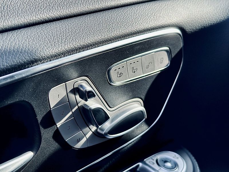 Mercedes-Benz Třídy V (2025) 300d EXCLUSIVE 4M XL AIRMATIC - fotka 20 z 34