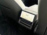 Tesla Model Y (2025) - náhled 39