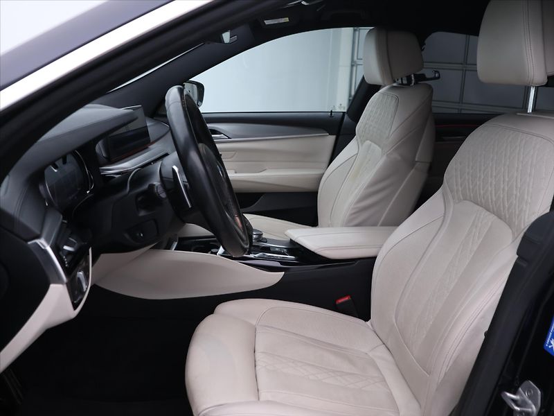 BMW Řada 6 3,0 250kW 640i xDrive GT CZ DP - fotka 12 z 38