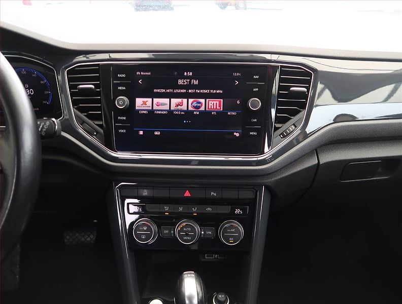 Volkswagen T-Roc (2018) 2.0 TDI 4Motion, 4X4, Automat - fotka 12 z 20