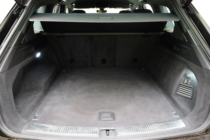 Volkswagen Touareg - fotka 24 z 26