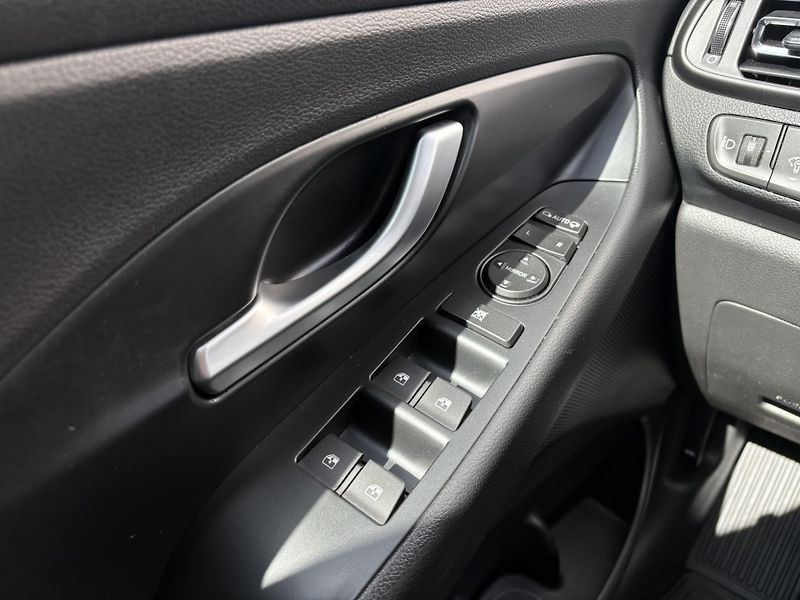 Hyundai i30 1.5 T-GDI 117kW Family SMART - fotka 13 z 20