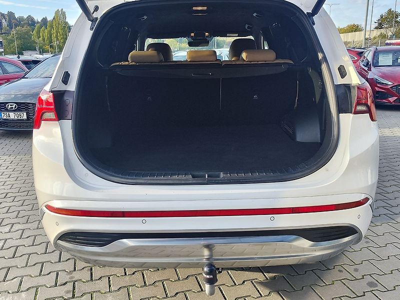 Hyundai Santa Fe 2.2 CRDI/148kW Luxury DCT 4x4 - fotka 9 z 40