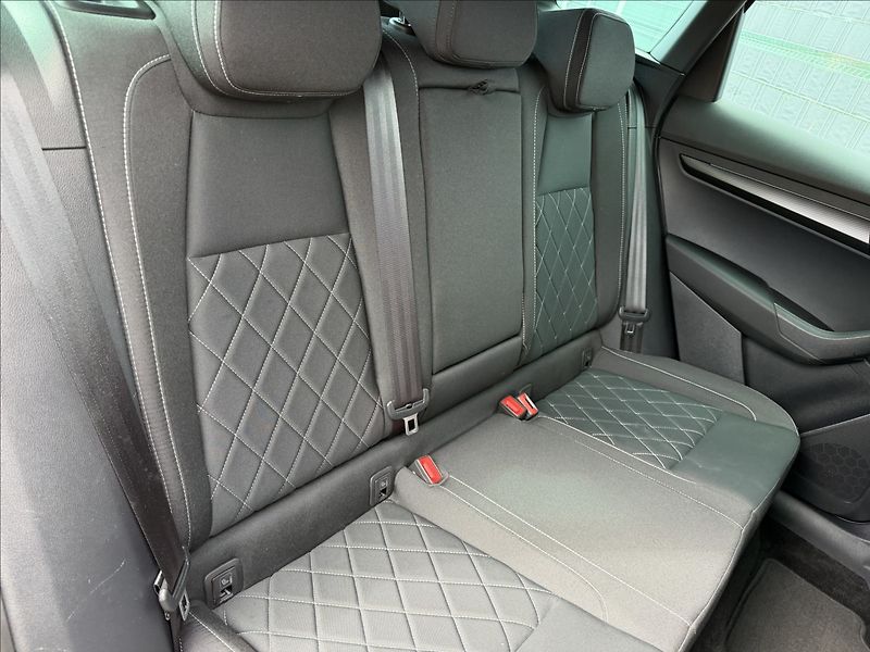 Škoda Karoq 2.0 TDI Sportline Virtual/Full - fotka 20 z 21