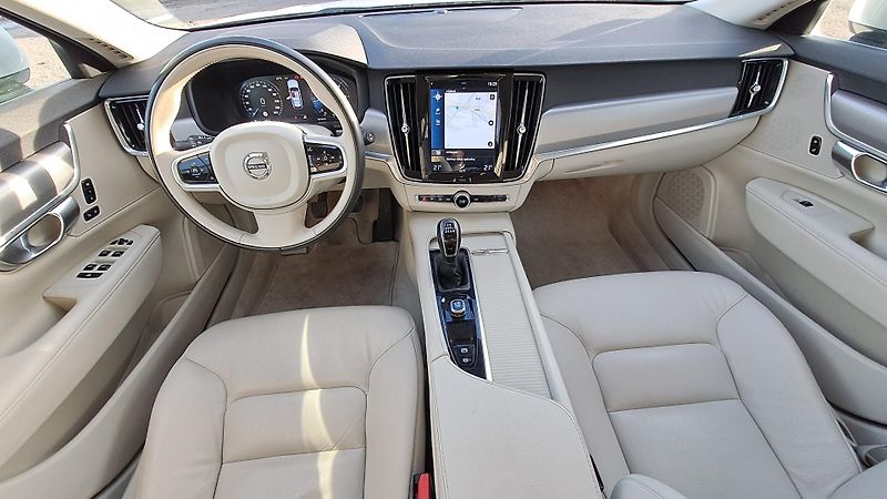 Volvo V90 2.0 D3 Break NAVI Bílá kůže - fotka 17 z 30