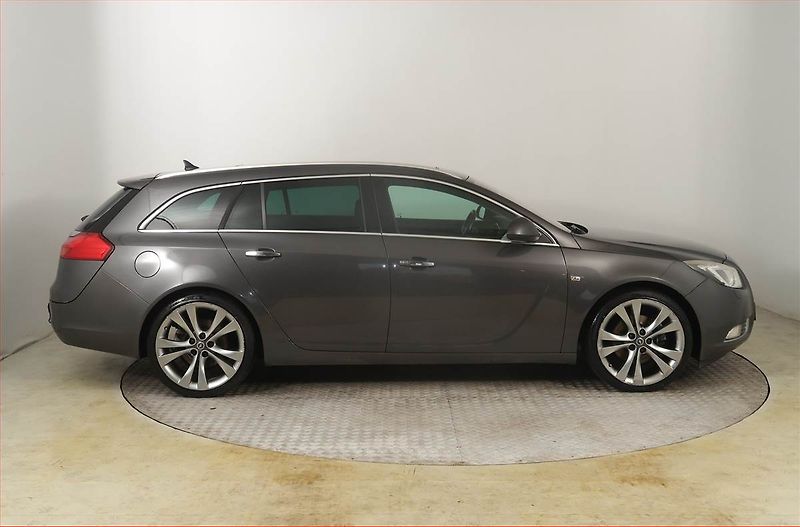 Opel Insignia (2010) 2.0 CDTI, Tažné, jezdí dobře - fotka 6 z 20