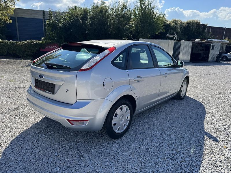 Ford Focus (2010) 1.6-16V,rezervace  - fotka 4 z 28