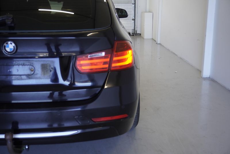 BMW Řada 3 3,0 XDRIVE AUT. - fotka 9 z 28