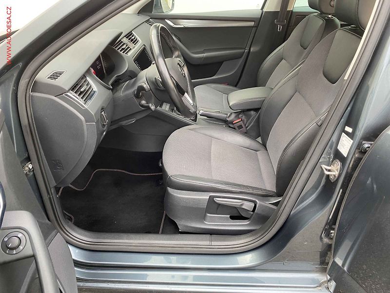Škoda Octavia (2019) 1.5 TSi, Style, DSG, LED - fotka 9 z 18