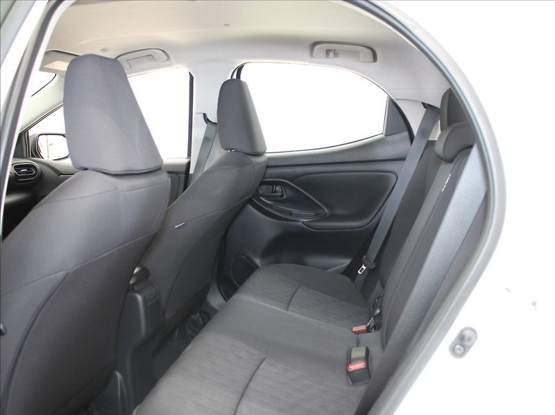 Mazda 2 Hybrid 1,5 HEV Centre-Line 12 690km - fotka 7 z 21