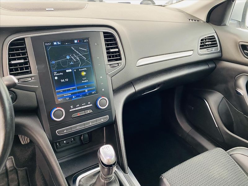 Renault Mégane 1,2 TCe 97kW LED 1. maj. ČR - fotka 16 z 30