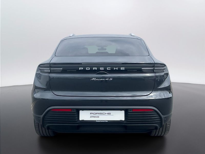 Porsche Macan 4s - fotka 4 z 26