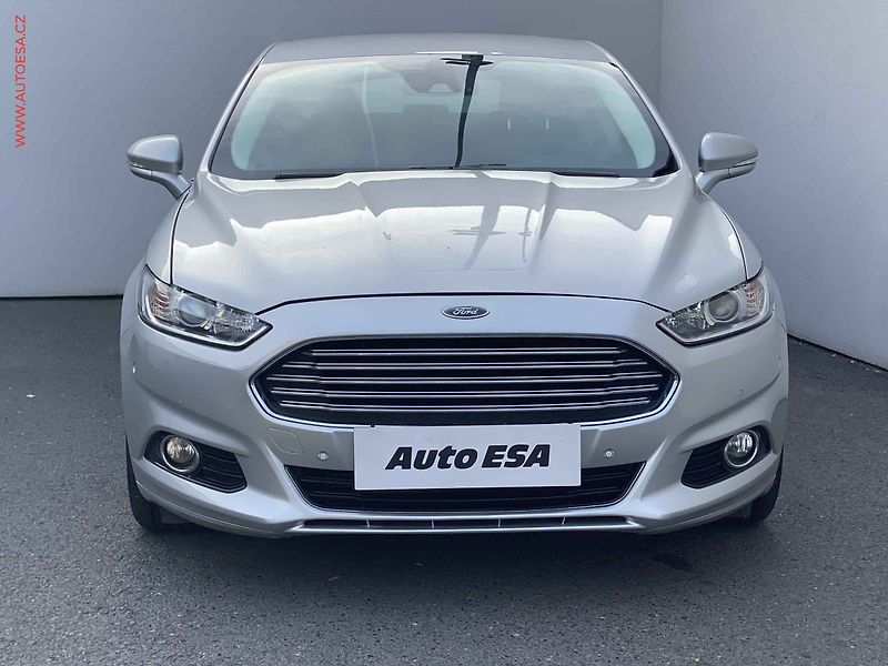 Ford Mondeo (2015) 2.0 TDCi, Titanium, park - fotka 2 z 18