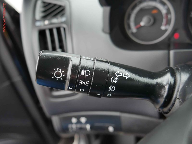 Kia Ceed (2010) 1.4 16V, ČR, Klima - fotka 13 z 13