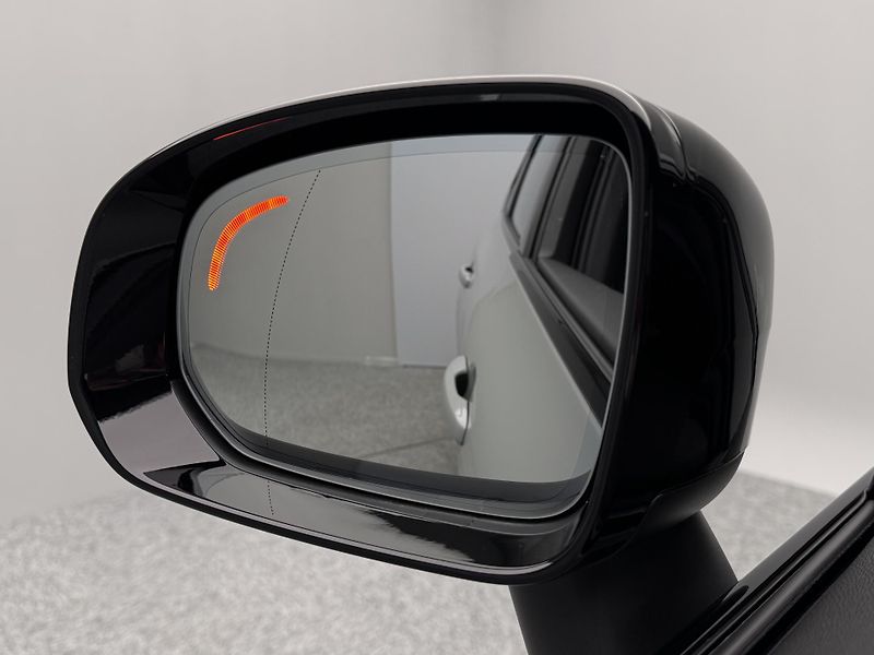 Volvo XC60 (2026) B5 AWD AUT PLUS BLACK EDITION - fotka 23 z 23