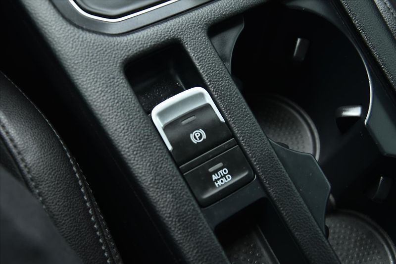 Volkswagen Passat 2.0TDi 110kW DSG LED HIGHLINE - fotka 19 z 27