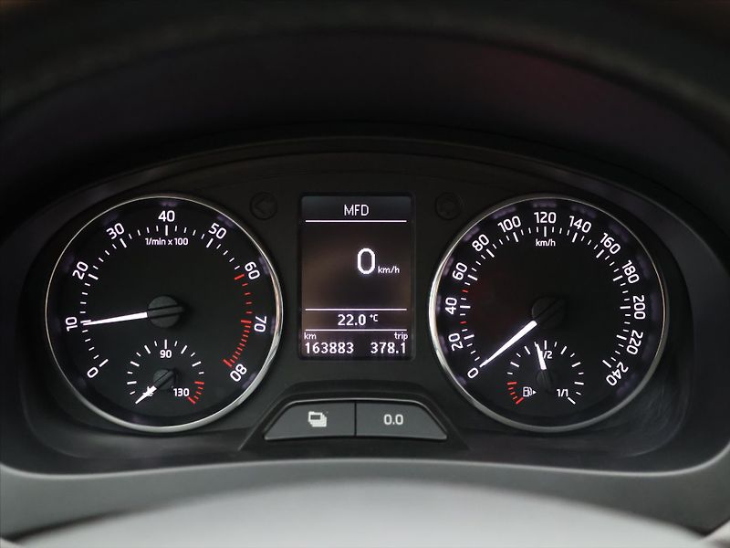 Škoda Rapid 1,2 TSI 63kW Ambition Fresh - fotka 14 z 27