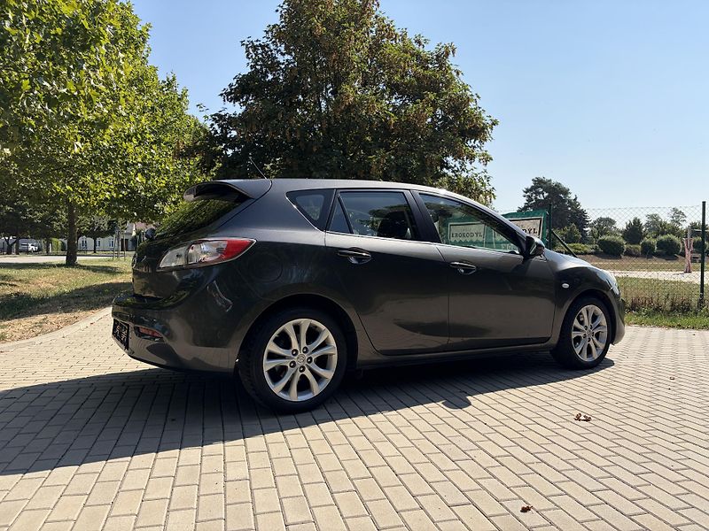 Mazda 3 2.0 Sports-Line AUTOMAT - fotka 12 z 33